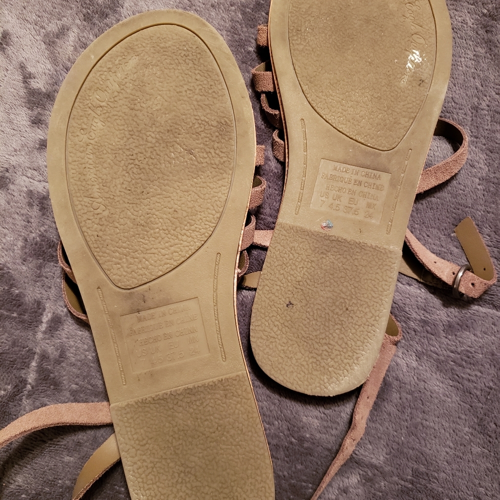 Sandals - Picture 2 of 3